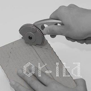 orita_intertool's profile picture. ダンボール工作最強の道具… or-ita｜オリタ…折り曲げ用カッター☆世界初！のハンドツール。コロコロ_ _ _ ⚙ っと！。「曲線加工」がラクラクできる道具は今のところor-itaのみ！プラダンも頑張れば◎　Instagram ☞ https://t.co/CUU90Welnq