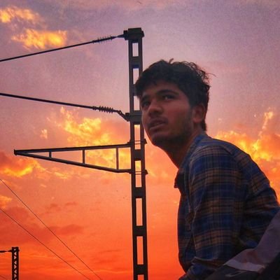 its_halchal's profile picture. सब हास्यास्पद है!