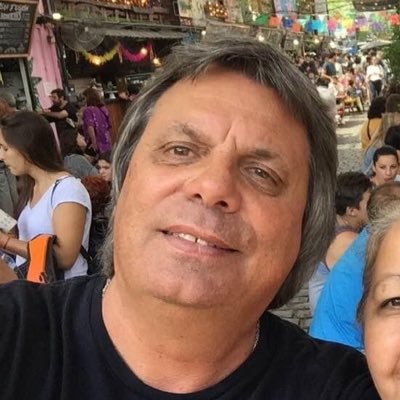 Casado 2 hijos maravillosos, 4 nietos, 3 reinas y un rey