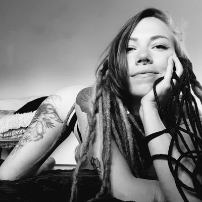 Pagan Piscean Erotic Artist💦🌊🔮Performer•Creative•Movement meditator
She/Her Dene NWT/Mixed Celtic & German Ancestry 🌿