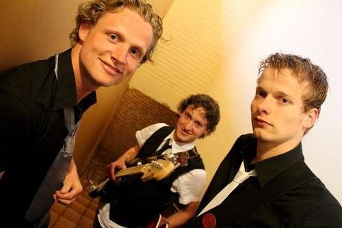 Coverband Duckweed uit Lievelde!