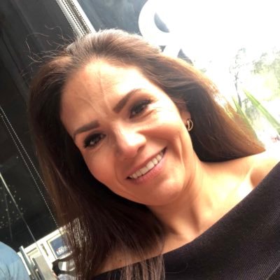 Profesora y contadora no sólo pública si no también de historias en @lajugadafinan en el 1670 am @RadioAnahuacAM. Corredora 🏃🏻‍♀️y aficionada a los deportes.