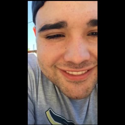 EmaRios10's profile picture. 