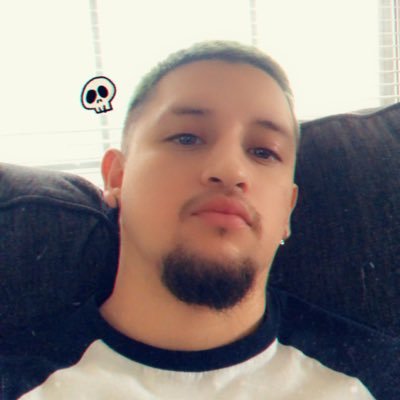 moy22_'s profile picture. 