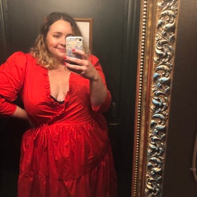 CarysWilliams16's profile picture. Welsh, working in comedy, crumpet enthusiast ☀️