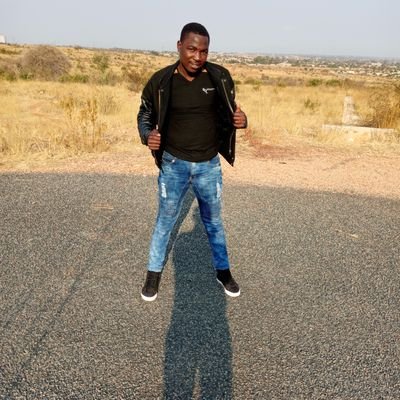 EmmanuelMapos13's profile picture. 