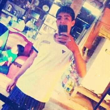 EXAMPLEZ4's profile picture. I'm normal