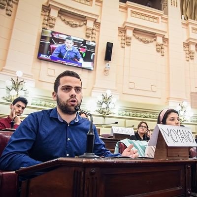 26. Defensor de la izquierda democrática, Milito y Leo Mattioli.
MNR- PS
Ciencia Política UNR.