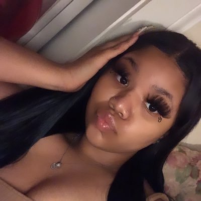 moneybaggdes's profile picture. why are you bothering me?