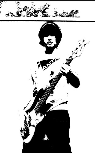 oi, sou baixista e backing vocal da banda lifeup ;)

e lembre-se o importante é ter amigos. ^^