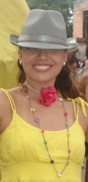 Filha,irmã,namorada,amiga! Vinda do interiorrrrrrrrrrrrrrr...engraçada,dramática,imaginária...com mil e uns pensamentos e curiosa...Incógnita!