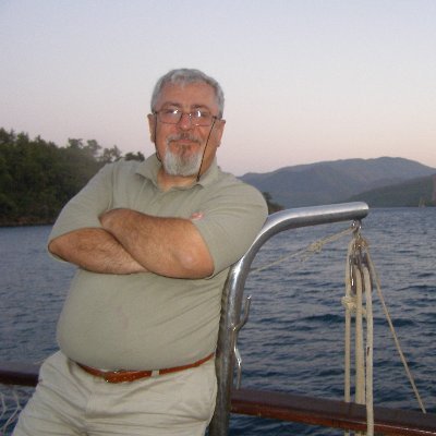 hcilasun's profile picture. Bilime ve emeğe saygı duyan göbekli bir ademim.