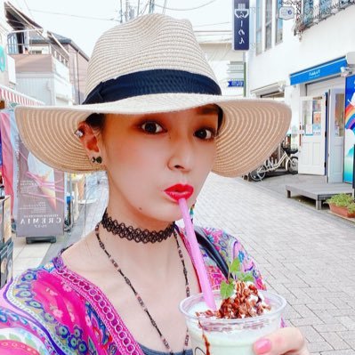 鎌田亜由美 今月は16日のみ 銀座ローレライで歌います 時までの登板です 何歌おうかなぁ 最近は昭和の歌を英語 で歌うのが好き 安全対策万全でお待ちしてます 銀座ローレライ ドイツ風居酒屋 銀座老舗 Beerbar 懐メロ 昭和歌謡 恋に落ちて 鎌田亜由美 今月は16日のみ 銀座ローレライで歌います 時までの登板です 何歌おうかなぁ 最近は昭和の歌を英語 で歌うのが好き 安全対策万全でお待ちしてます 銀座ローレライ ドイツ風居酒屋 銀座老舗 Beerbar 懐メロ 昭和歌謡 恋に落ちて