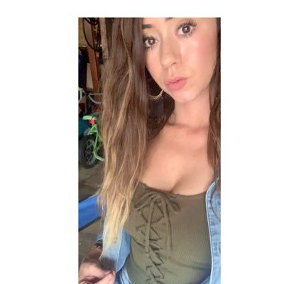 nicholemorin11's profile picture. 🐝 NICE AND LIVE LIFE