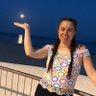 TrisMartin22's profile picture. Soñadora de mundos y escritora de sueños. Solo cuando escribo alcanzo la felicidad.