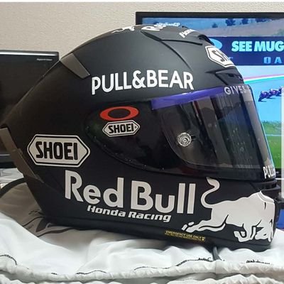 jn8OokgrQ6VpFE7's profile picture. バイク好きでよくツーリング行きます❗見かけたら、気軽に声を掛けて下さいね🎵　特徴のある、ヘルメットで走ってます❗宜しくお願いします❕　CB1300SF乗りです。。。