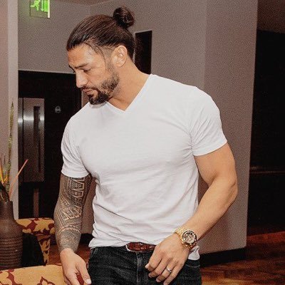 RomanReignsFaux's profile picture. not really him
