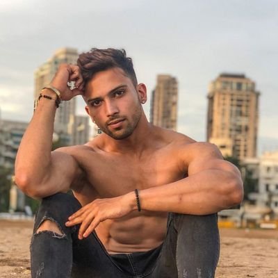 Bilalkhan882004's profile picture. 