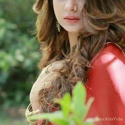 LaraibArain8's profile picture. وَتُعِزُّ مَنٌ تَشَاء وَتُزِلُّ مَنٌ تَشَاء❤