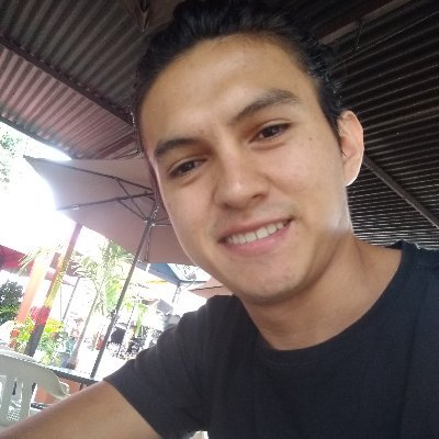 Estudiante de Ciencias Políticas. 
comunicador comunitario. 
Miembro del colectivo Pan y Educación. 
Joven desplazado por el conflicto armado.