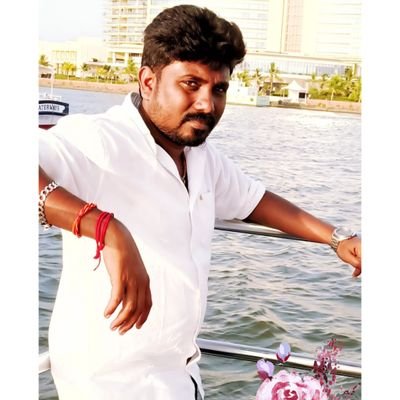 அன்புக்கு நான் அடிமை கொஞ்சம் கிண்டல் , கொஞ்சம் சண்டை , நிறைய நட்பு.. இளைய தளபதி ரசிகன்
தூத்துக்குடிகாரன்வே ...