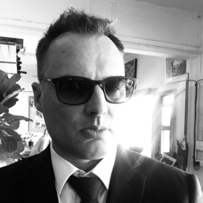 Global citizen, explorer, husband, father, entrepreneur, hobby chef, wine nut, enthusiastically building the future