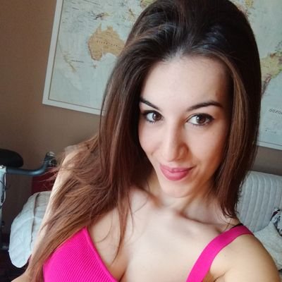 FedeBasile22's profile picture. Studentessa di lingue. Ho l'ansia, la memoria a breve termine, e molteplici mental breakdown. Perdo tutto, mangio tanto, amo vito e il caffè. 🐒
Drifter.
♒&INFP