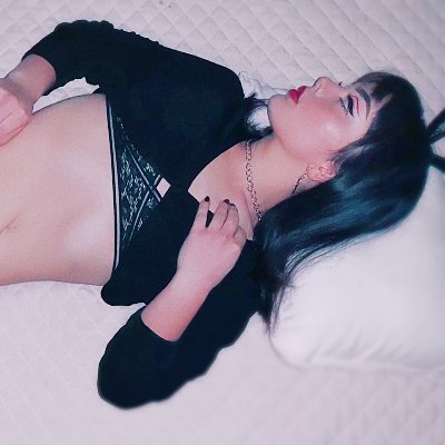 GirlsSbw's profile picture. Just some roommates having fun so you can enjoy yourself ;)
18+ only!
21//21//18