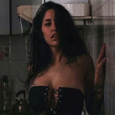 La gente autentica huele a inolvidable . -🏳️‍🌈-
#escorpiana♏
#jadequeen 👑  Killer-queen
Argentina  🇦🇷
.
https://t.co/RMkbi195Ia 💦🔞😈