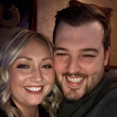 larmoff51's profile picture. 