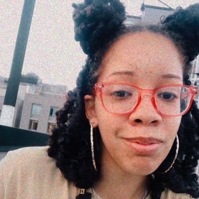 cake artist. wife. dry humorist. I’m basically black Daria in an apron.