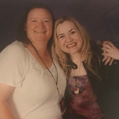 80’s🎶~@LOTRO💻~Safe🏳️‍🌈~Supernatural fan 🛣~Fanfic reader📱~💚💛~@GISH 💙~@rachelminer1 is my patronus🦄~don’t be a dick, see pinned tweet📍~she/her 50+🧡