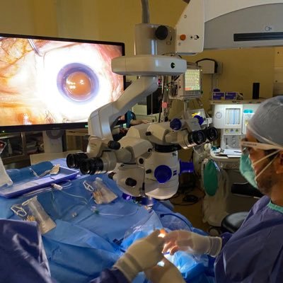 jafortun's profile picture. Vitreoretinal Surgeon @ Bascom Palmer Eye Institute