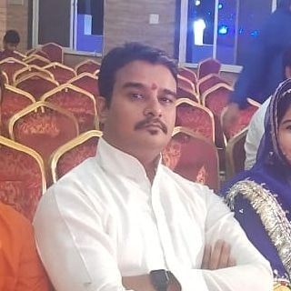 Eshwar66497586's profile picture. live life King size