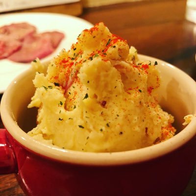 PoMmmmmmmmmi's profile picture. ポテサラ食べ歩いてます🥔 紀伊山地の山奥の集落に住む、一人暮らしの日記がわりとライブとか。山奥に住んでますが丁寧な暮らしはできてません