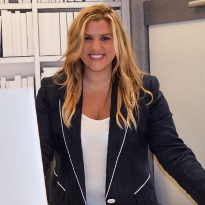 BriannaLeeBates's profile picture. Another tech lawyer who likes to color outside of the lines!✏️ with a dash of style and sass 👠