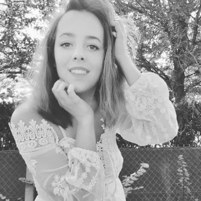 Aide Soignante 💉💊 #myjob
Bonny sur Loire #mycity 🏡
#fiancé 💍#frenchgirl 🌹#positivevibes #vintagemode #bohemechic #moderock