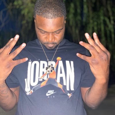 4filmz ima photographer n a videographer n also I make rap music tap in tweet me for inquiries 👎🏾👎🏾👎🏾👎🏾💯💯💯💯