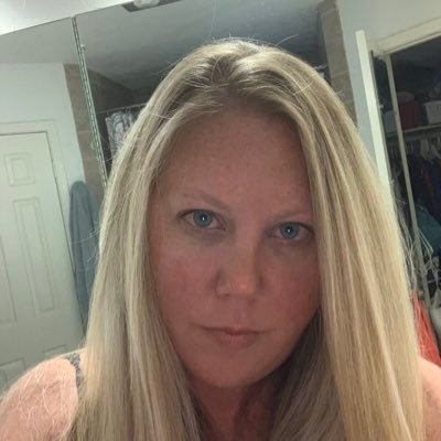 beth_semak's profile picture. 