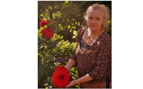 jensgardyn's profile picture. Compulsive propagator,serial Bargain Corner rescuer, Skip Scanner & Re-cycler of anything plantable. Raise money for NGS opening my garden & selling my plants.