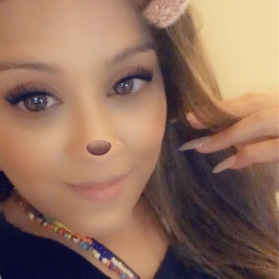 pressedbyjenni's profile picture. 