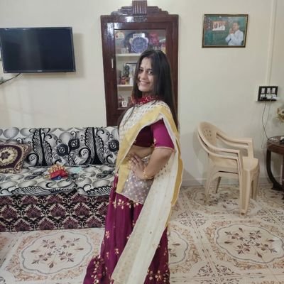 LipiDani's profile picture. Think Out Of Box😊