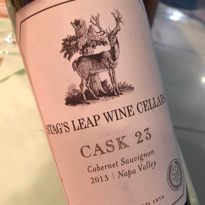 長野のワイナリーでぶどう栽培と醸造をしています。アメリカのワイナリーで飲んだ1杯とVigneronとの出会いで、その奥深いワインの世界にハマってしまいました。自分のように素晴らしいワインに1人でも多く人が出会えるように、ワインの楽しさ、奥深さを知ってもらえるキッカケになればと思い、たまに学んだ事を発信しています!