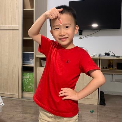 KingZhou18's profile picture. 坚持不懈