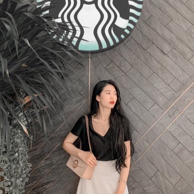 VanHangNg3's profile picture. Tiny girl in the food and fashion world.