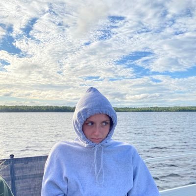 brookedv33's profile picture. 