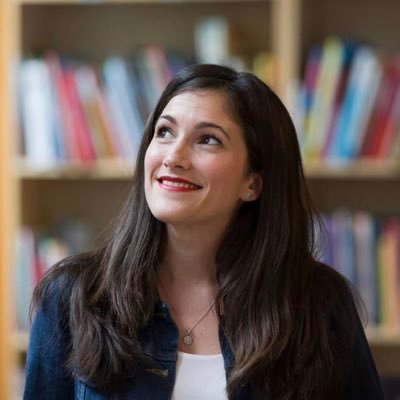 Filóloga y poeta ✒️ Investigo en @uned 📚 La cicatriz de la selva; Nueva York sin querer (@labellavarsovia)
📍Madrid