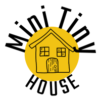 Kreativer Kopf, der ein genehmigungsfreies Mini Tiny House geplant hat | Bloggerin | YouTuberin | Bauherrin und auch sonst echt cool