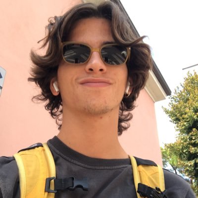 Teone1999's profile picture. 