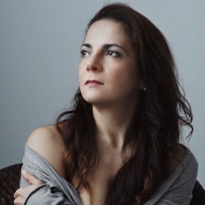 Autora del libro “Meditación Urbana” Bestseller en Amazon. Speaker, Maestra en Meditación y Helper del Pathwork. Escuela de Meditación en línea.